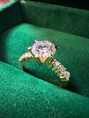 1 carat Solitaire Engagement Ring (Mineah) 1 carat Solitaire Engagement Ring (Mineah)