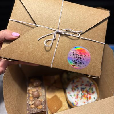 MEGA MIXED BOX MEGA MIXED BOX