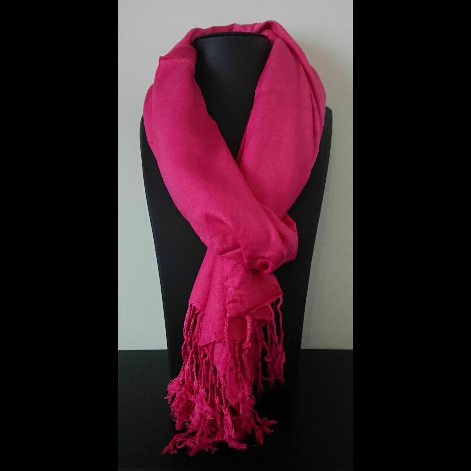 Chique effen donker roze sjaal