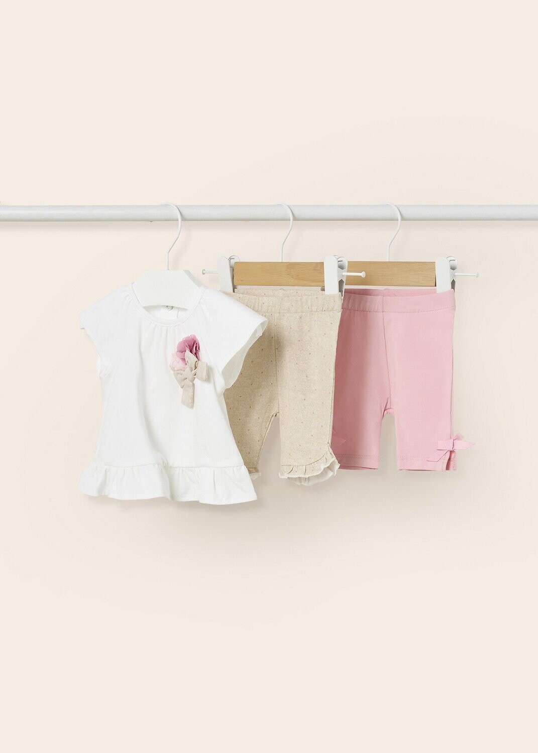 Set T-shirt With 2 Leggings