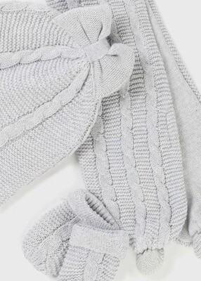 Mayoral newborn knitted set