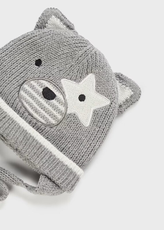 Mayoral newborn hat and mittens set