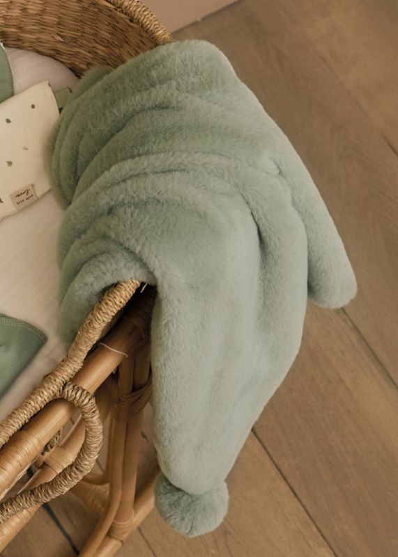 Mayoral pom pom blanket