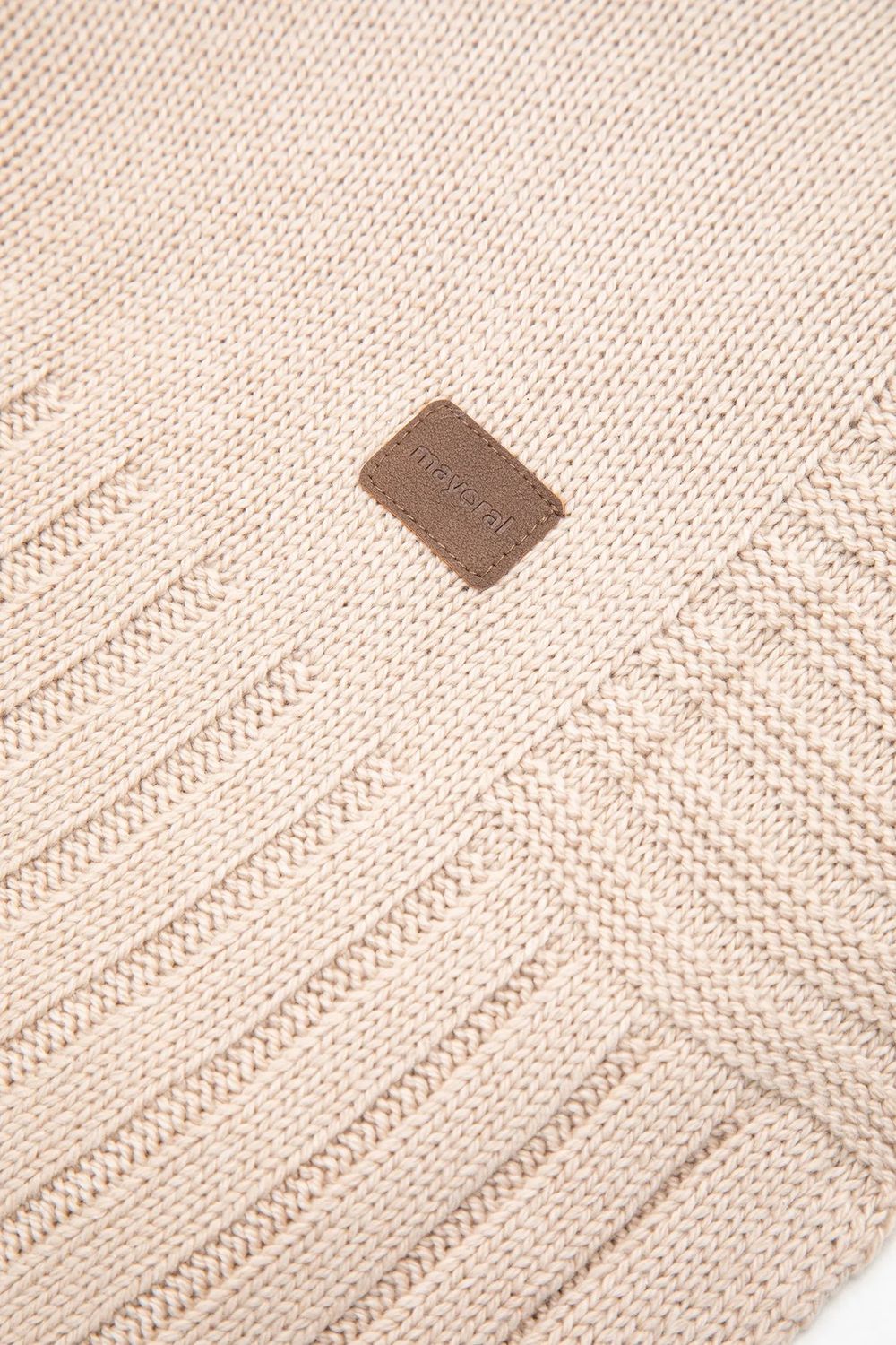 Mayoral knitted blanket