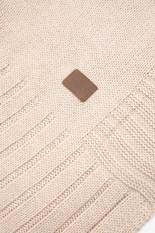 Mayoral knitted blanket