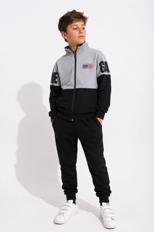 Tracksuit game on set Tracksuit game on set