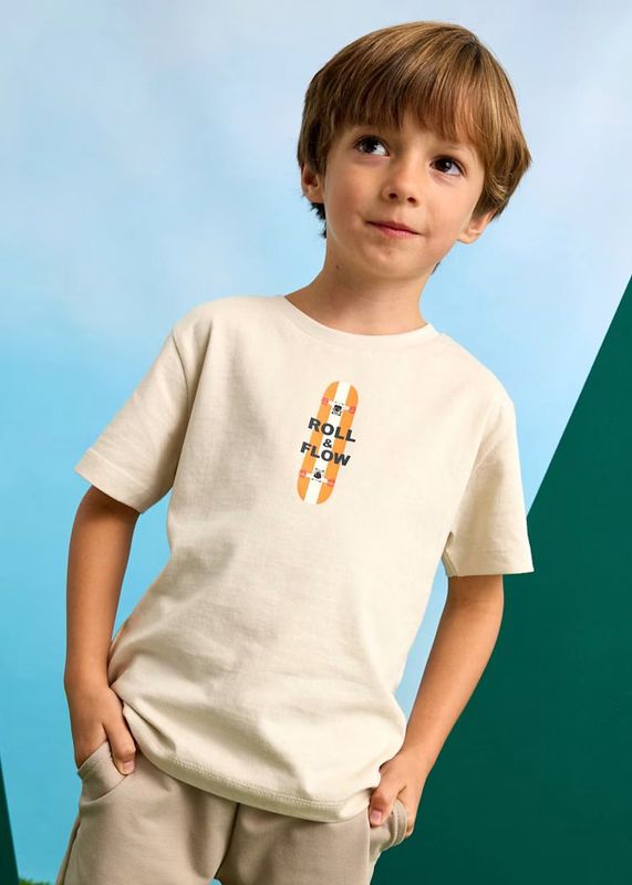 Mayoral skateboard print t-shirt and casual shorts