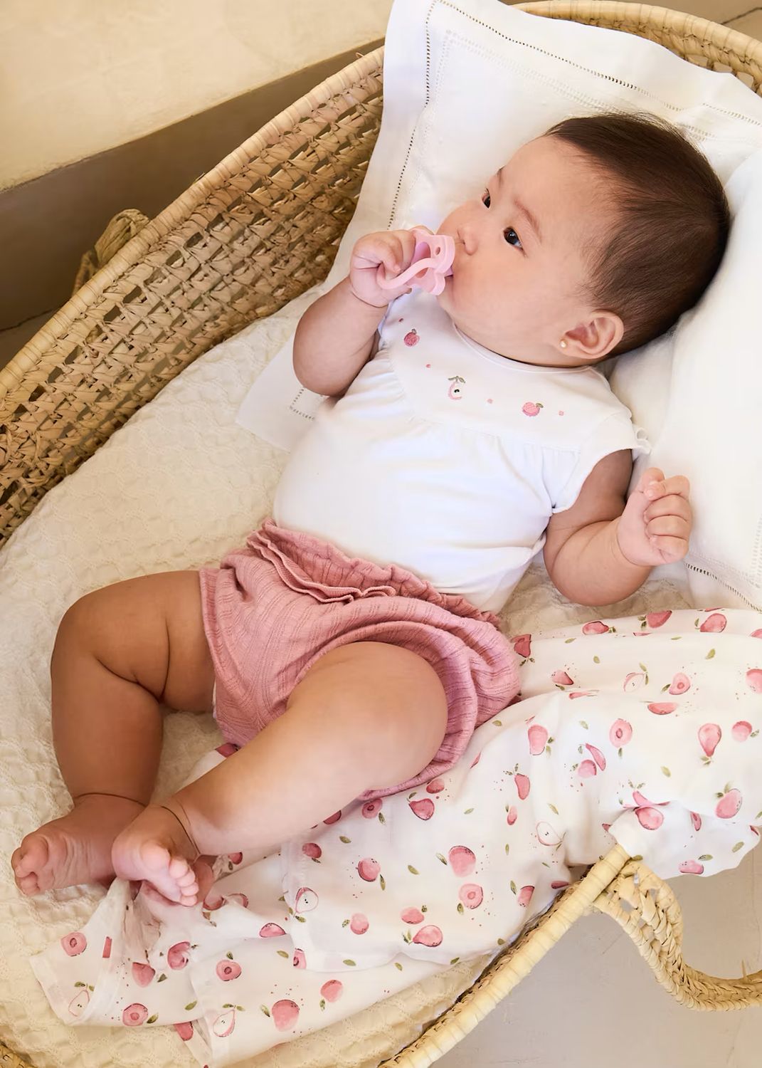 Newborn bodysuit and shorts set