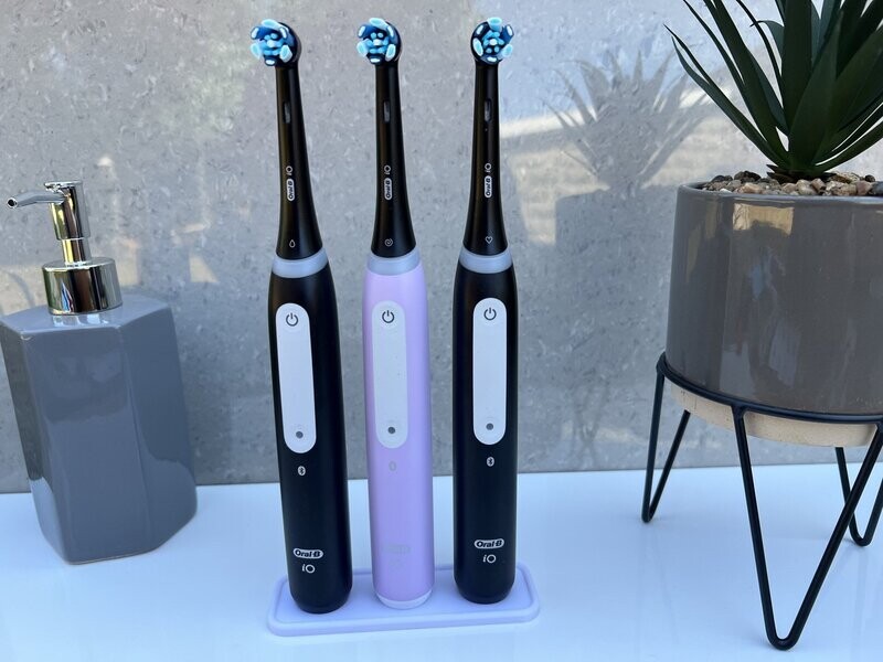 Electric Toothbrush stand / holder for 3 Braun Oral B Electric toothbrushes
