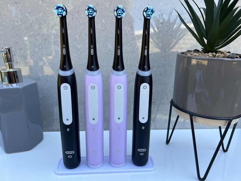 Electric Toothbrush stand / holder for 4 Braun Oral B Electric toothbrushes