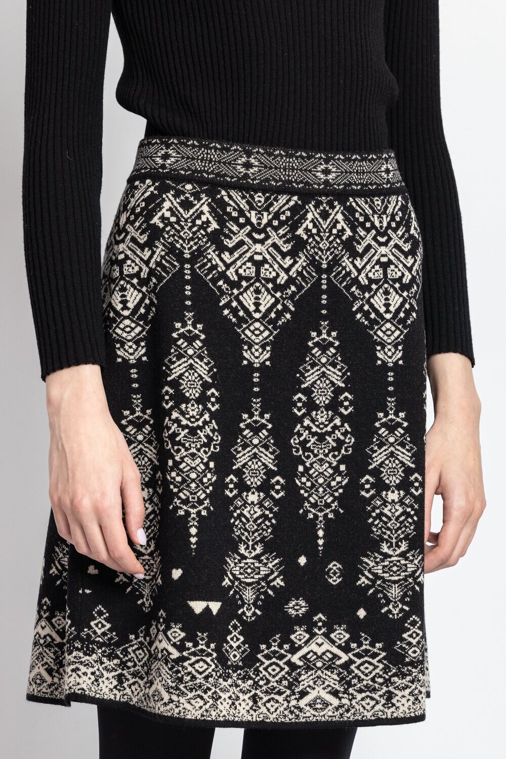 IVKO Woman  Jacquard Skirt, Root Pattern