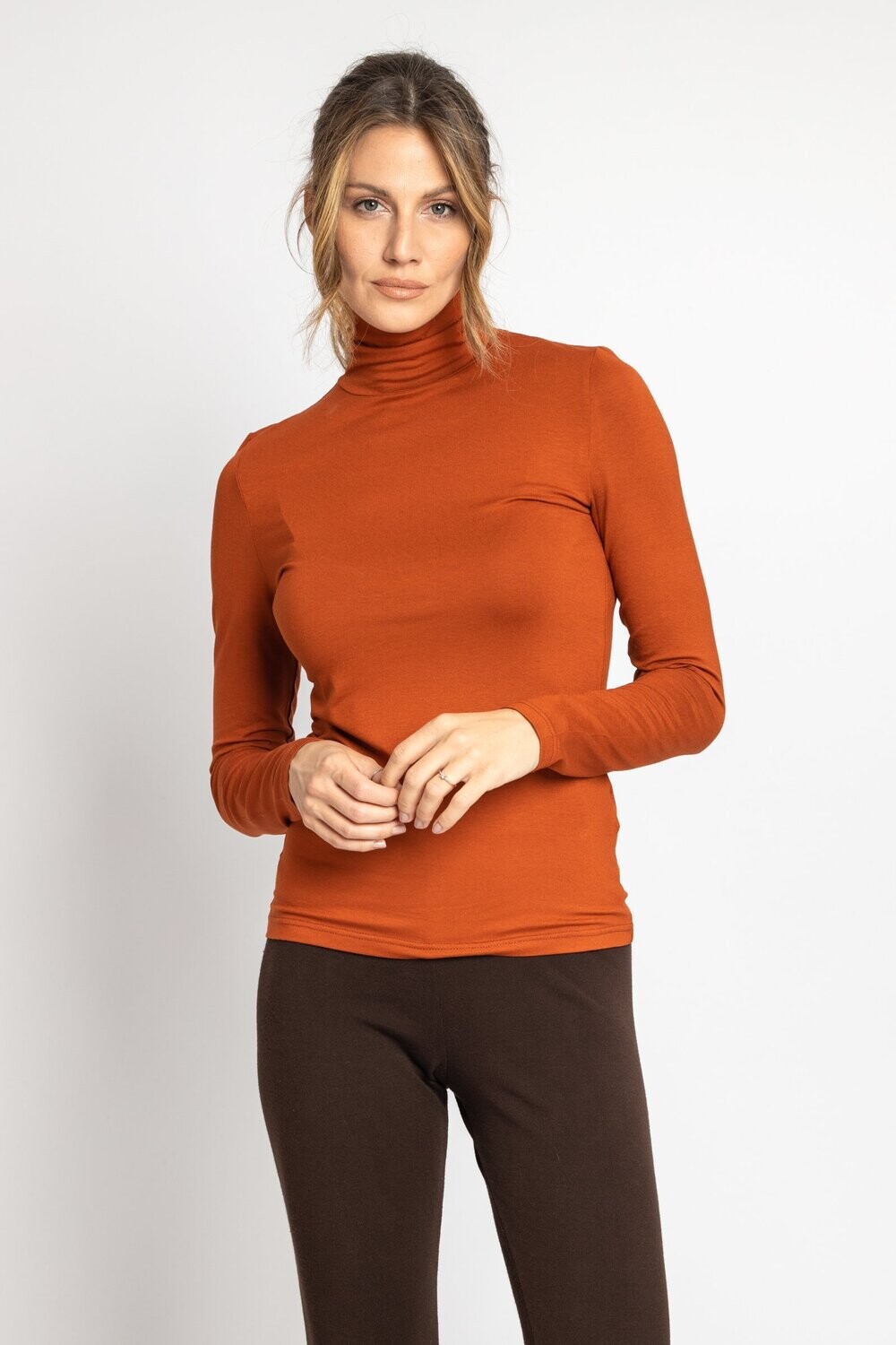 IVKO Woman 
T-Shirt, Roll-Neck