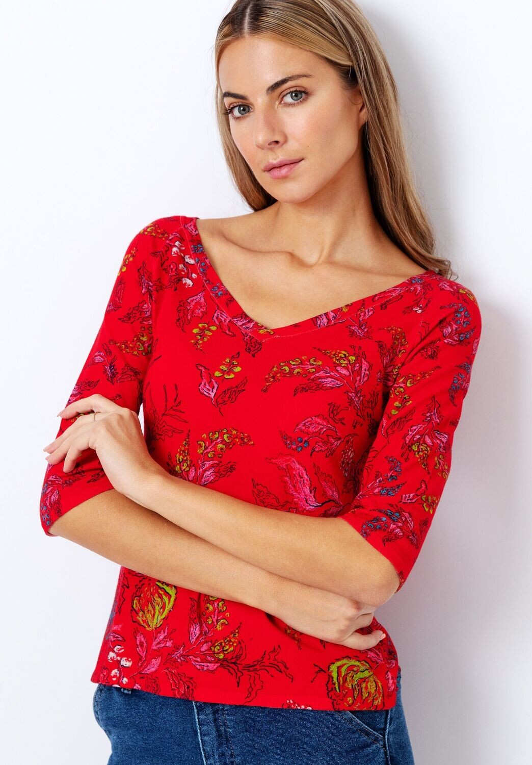 IVKO Woman 
V Neck Pullover, Floral Motif