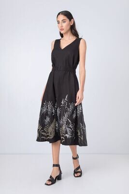 IVKO Woman
Besticktes Kleid, Schattenmotiv IVKO Woman
Besticktes Kleid, Schattenmotiv
