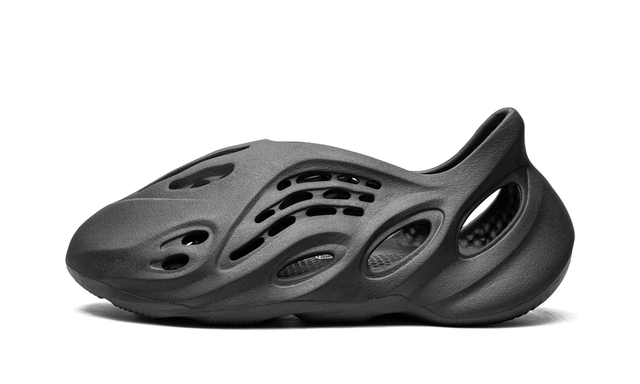 Yeezy Foam RNNR Onyx | OVERCEZ