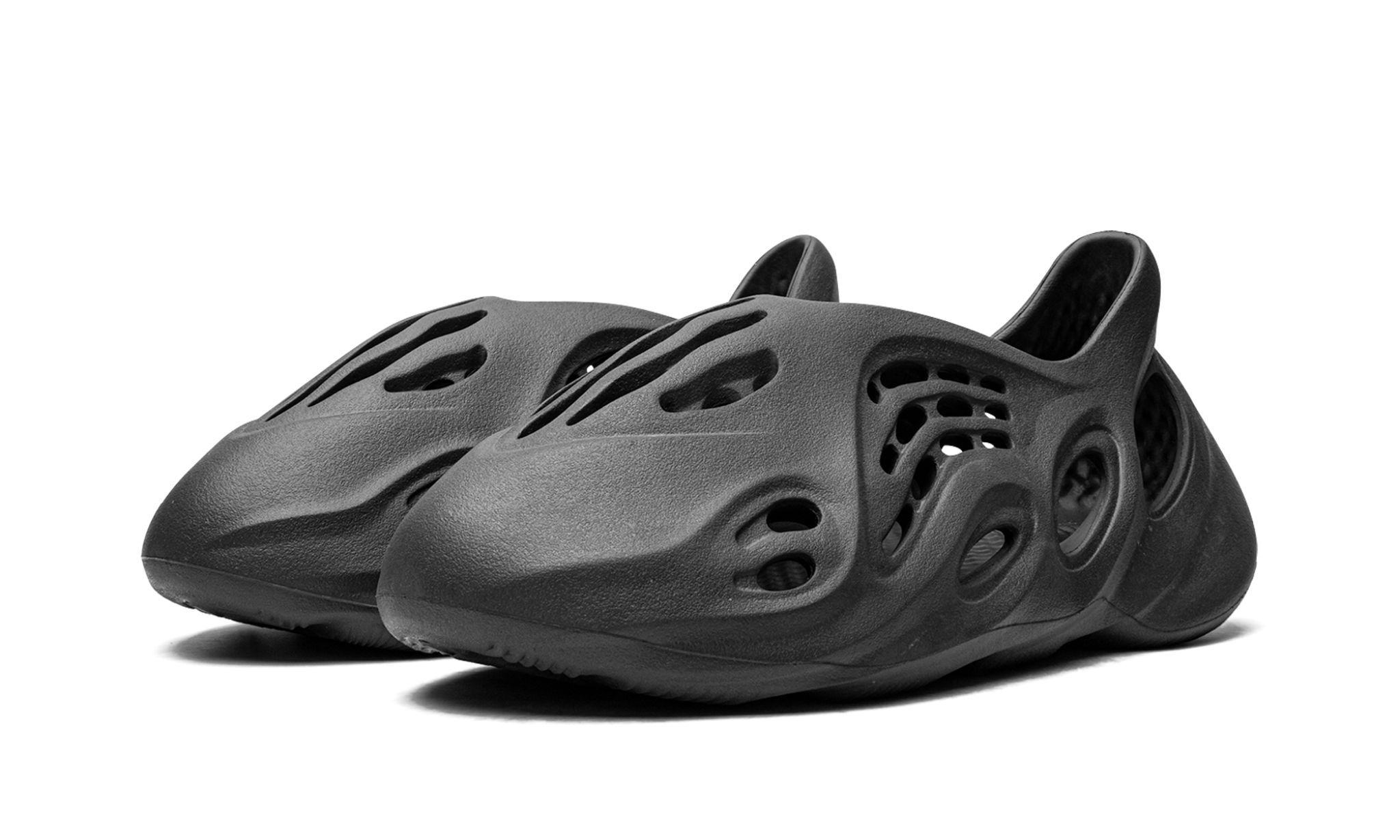 Yeezy Foam RNNR Onyx | OVERCEZ