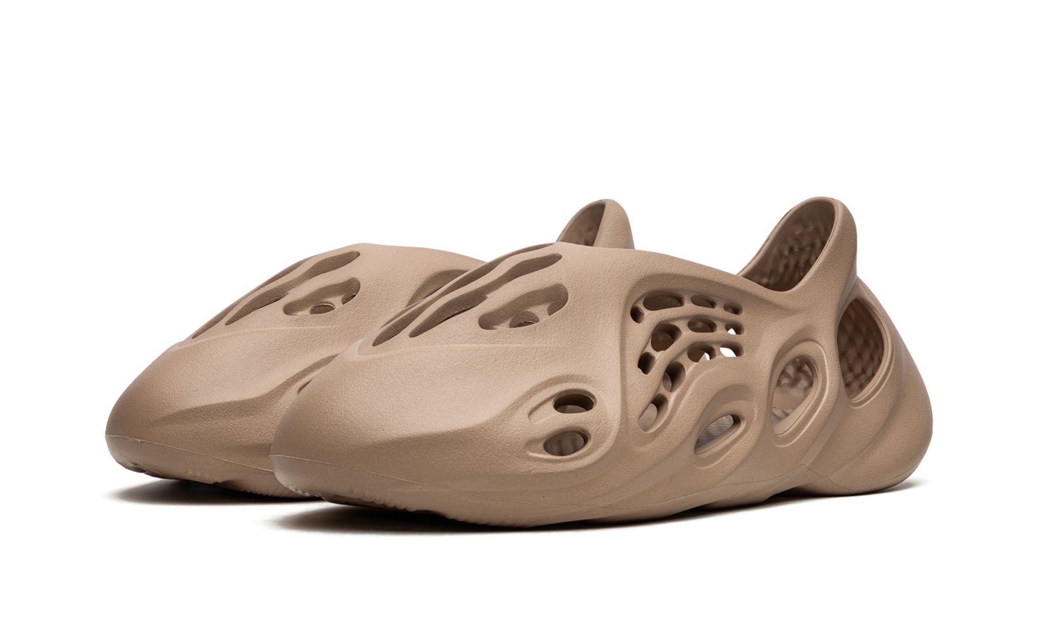 Yeezy Foam RNNR Clay Taupe | OVERCEZ