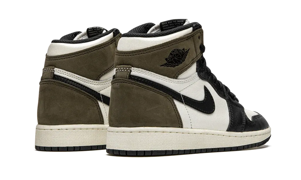 Air Jordan 1 Retro High Dark Mocha (GS) 37.5 | OVERCEZ