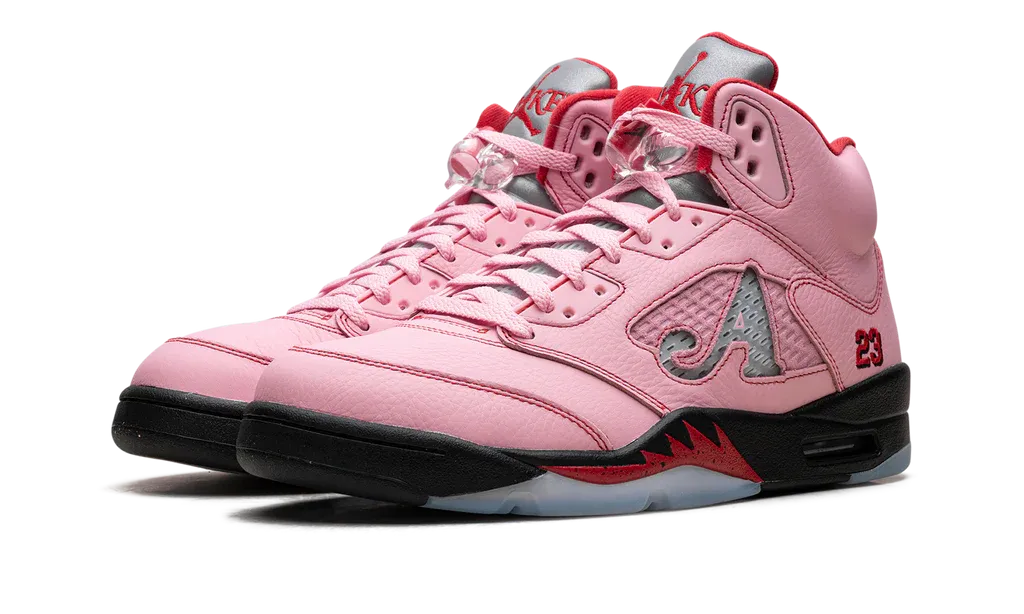 Supreme × Nike Air Jordan 5 Retro Jordan x Supreme Air Jordan 5 Retro Sneakers | Black