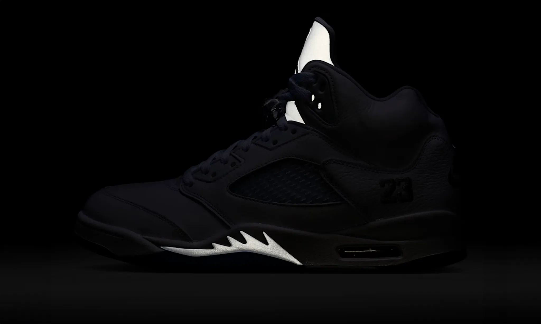 Air Jordan 5 Retro White Metallic (2026) | OVERCEZ
