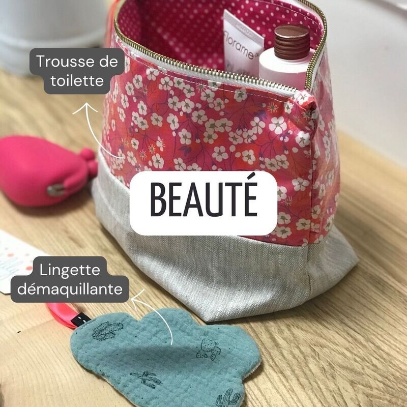 Trousse de toilette, lingette démaquillante, ...