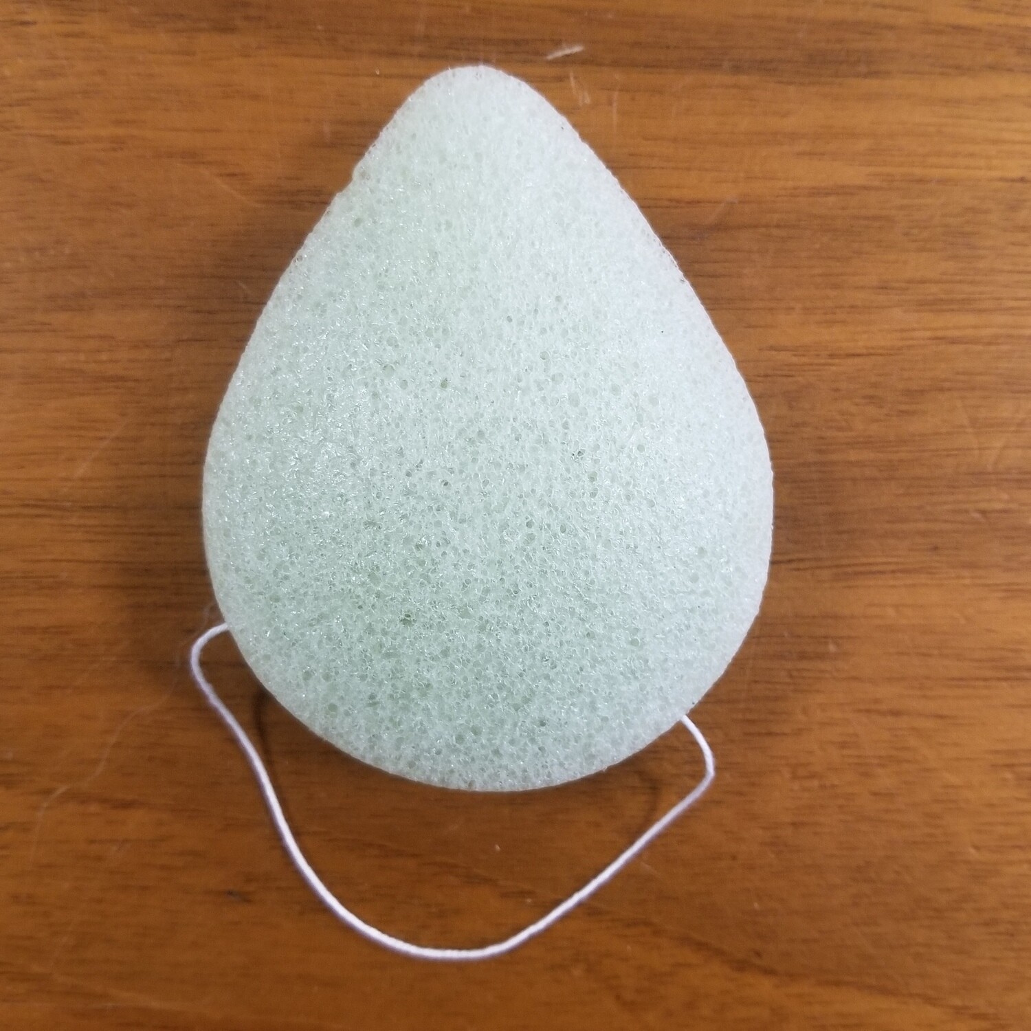 Eponge Konjac visage verte à l'aloé vera