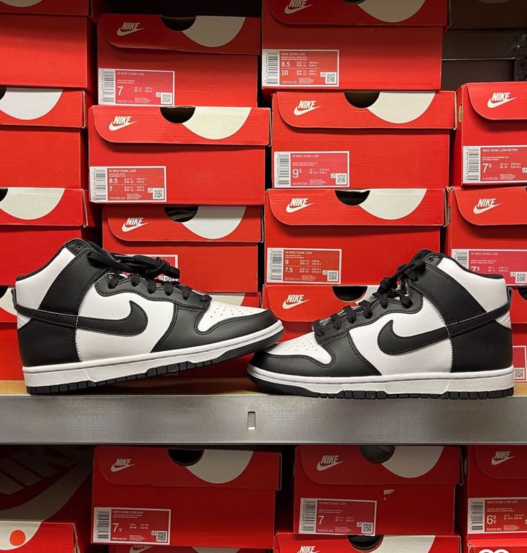 Nike Dunk High ‘Black and White’