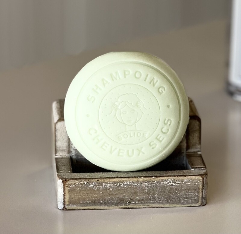 Shampoing solide conçu pour les cheveux secs