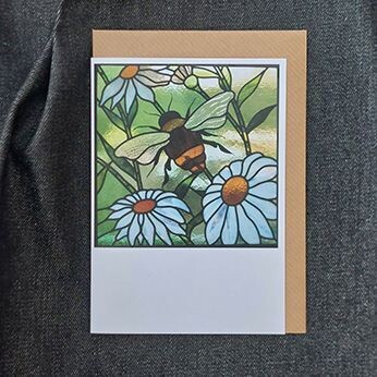 Bumble Bee Amongst the Daises  10