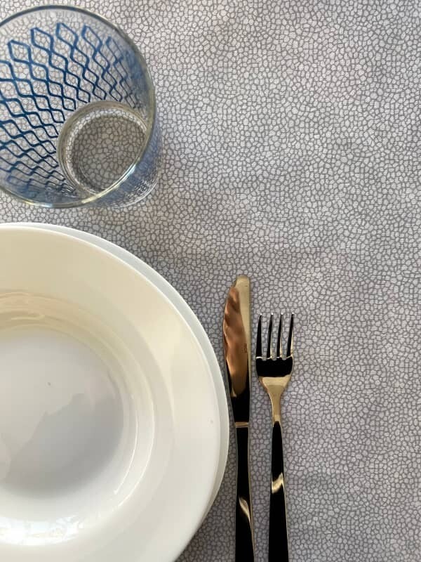 Tovaglia 100% cotone con stampa Simil Borbonese Grigio