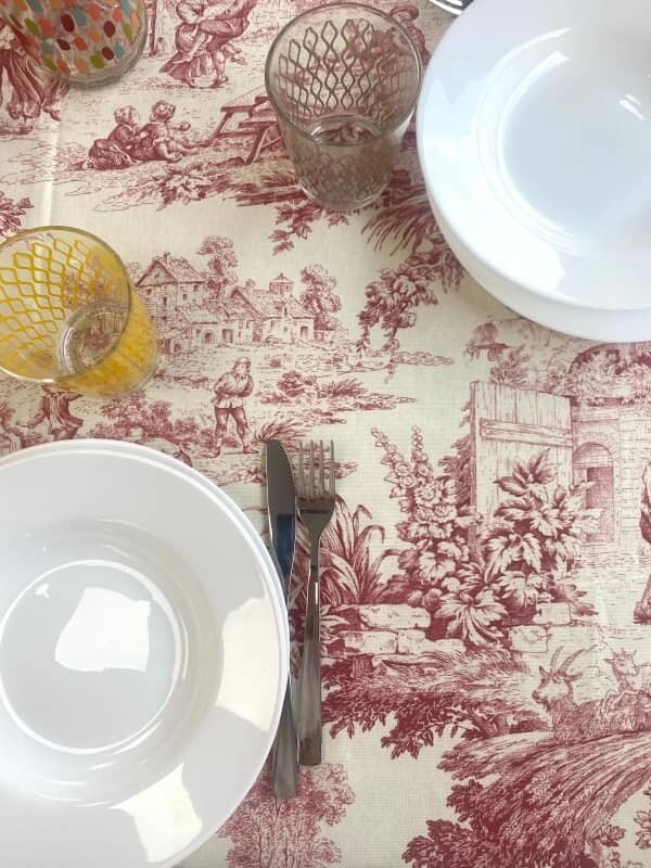 Tovaglia 100% cotone con stampa Campagna - Rosso Tovaglia 100% cotone con stampa Campagna - Rosso