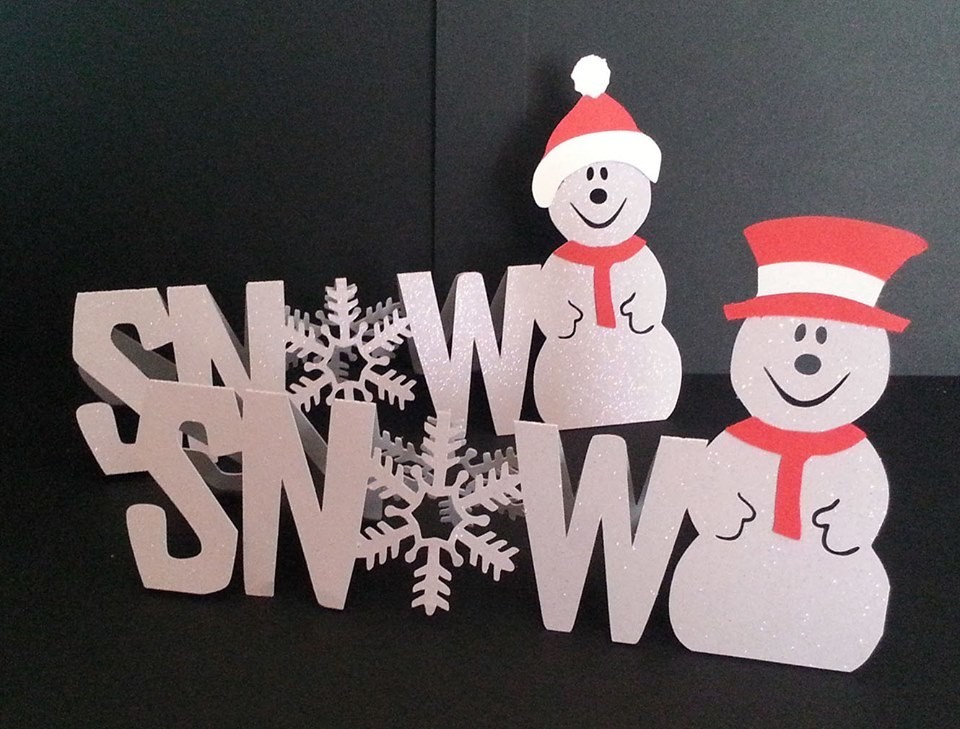 Snow word card with Snowman and his accessories
