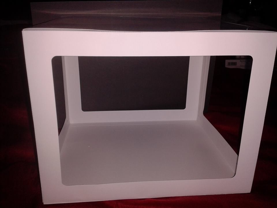LARGE Box. Pre-set size is approx 7H x 8W x 9D inches,