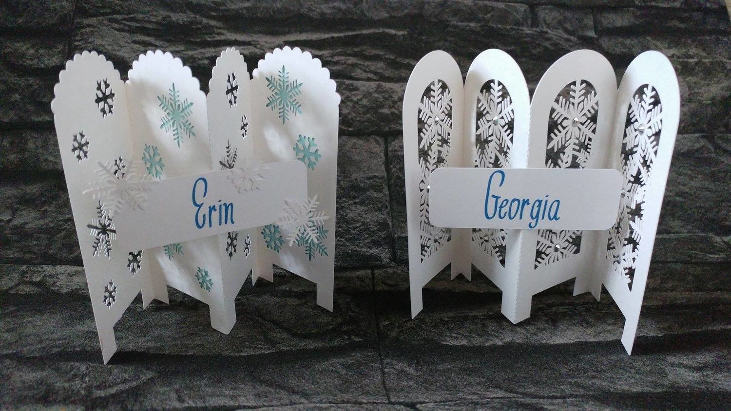 Set 2 Folding Screen Cards with snowflake detail to the panels