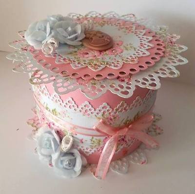 Touch of Romance ROUND BOX LARGE AND DEEP