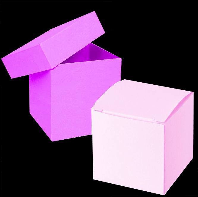 Two square boxes one with separate lid and one with fixed lid