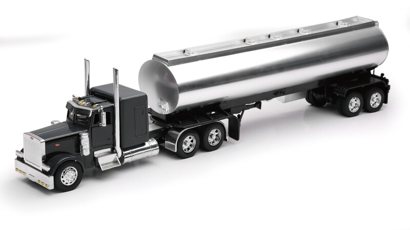 Peterbilt 389 Custom Pipa Negro