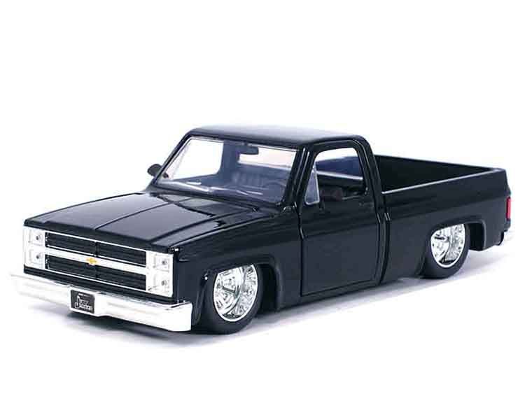 1985 Chevrolet C-10 Pick up Negro Rines Minilite