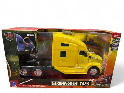 Kenworth T680 Cab Amarillo Kenworth T680 Cab Amarillo