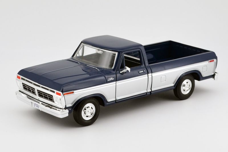 1977 Ford F-150 Custom Azul con Plata
