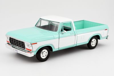 1979 Ford F-150 Custom Pick up Verde con Blanco