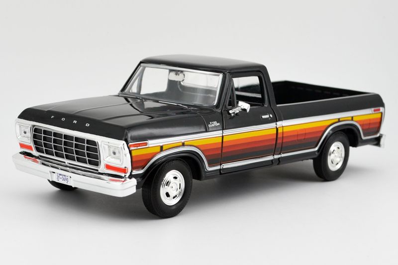 1979 Ford F-150 Custom Negro c/ Colores