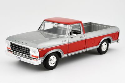 1979 Ford F-150 Custom Plata con Rojo