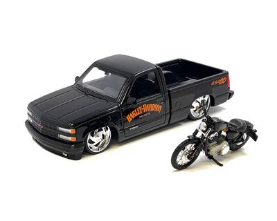 1993 Chevrolet 454SS Pick-Up &amp; 2007 XL 1200N Nightster Harley-Davidson NEGRO