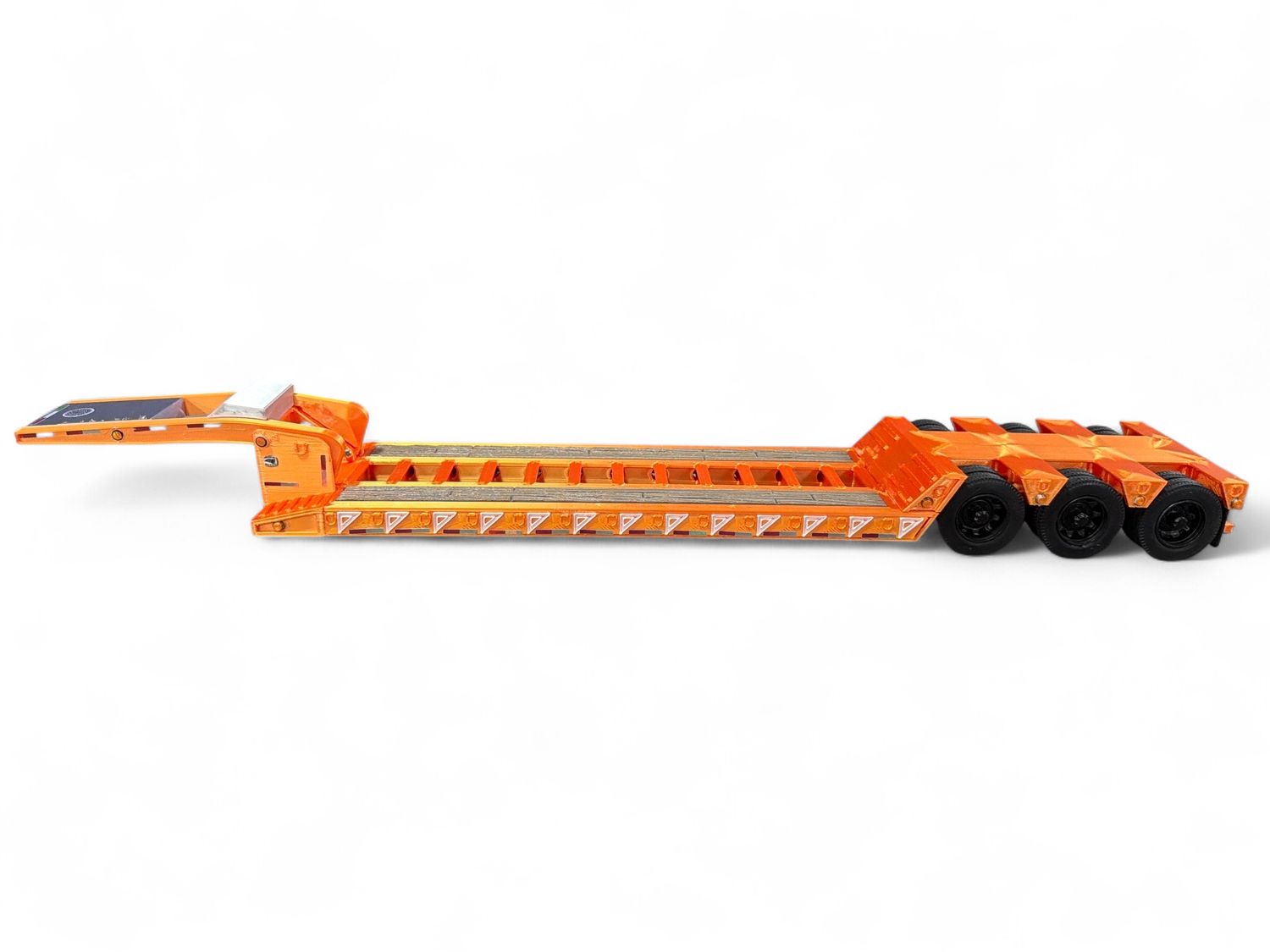 Lowboy Naranja 3 ejes 3D Rin negro