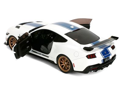 Ford Mustang Shelby Super Snake White Metallic