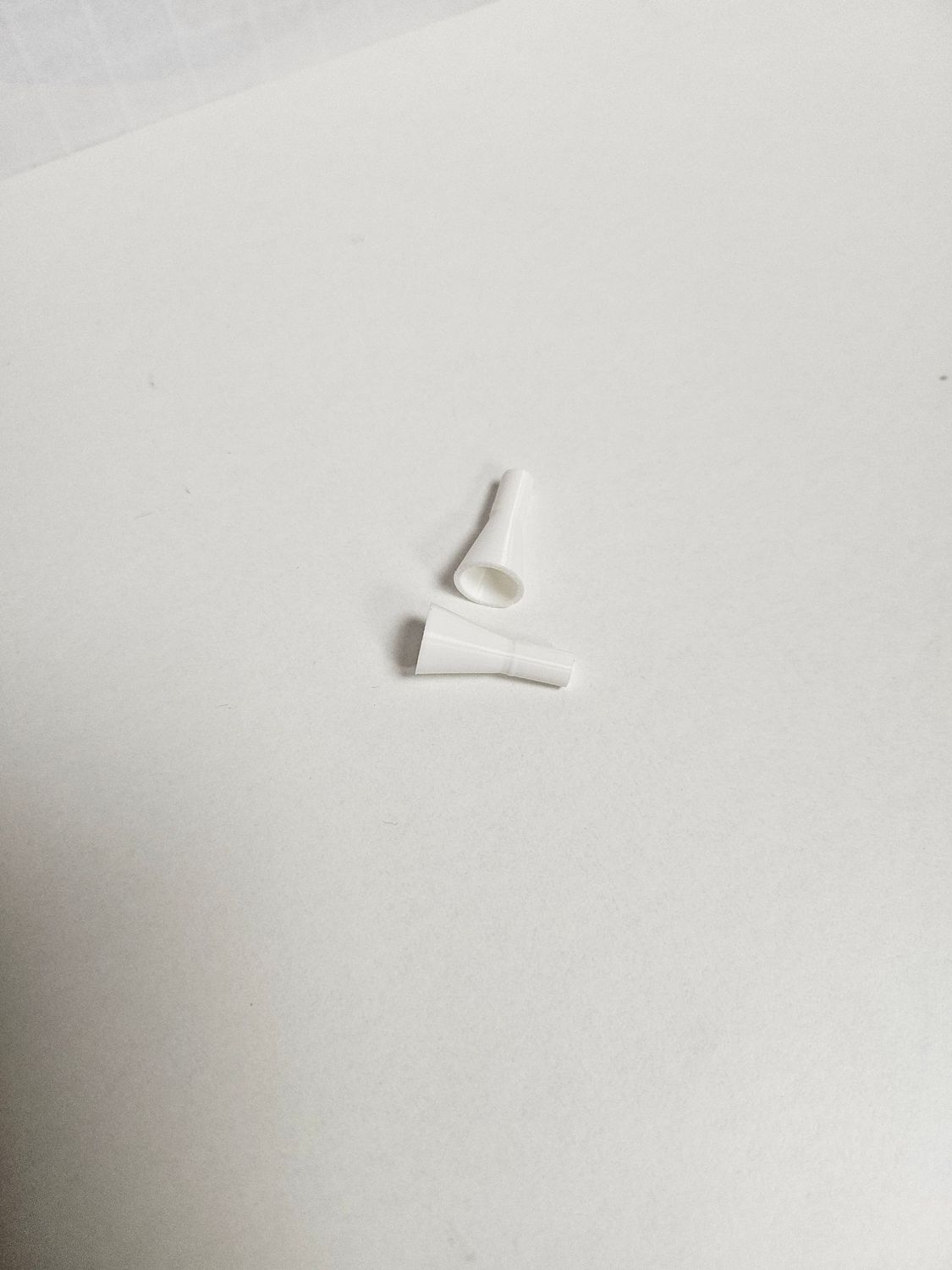 Konen 10mm für 2mm Schaft. Weiß