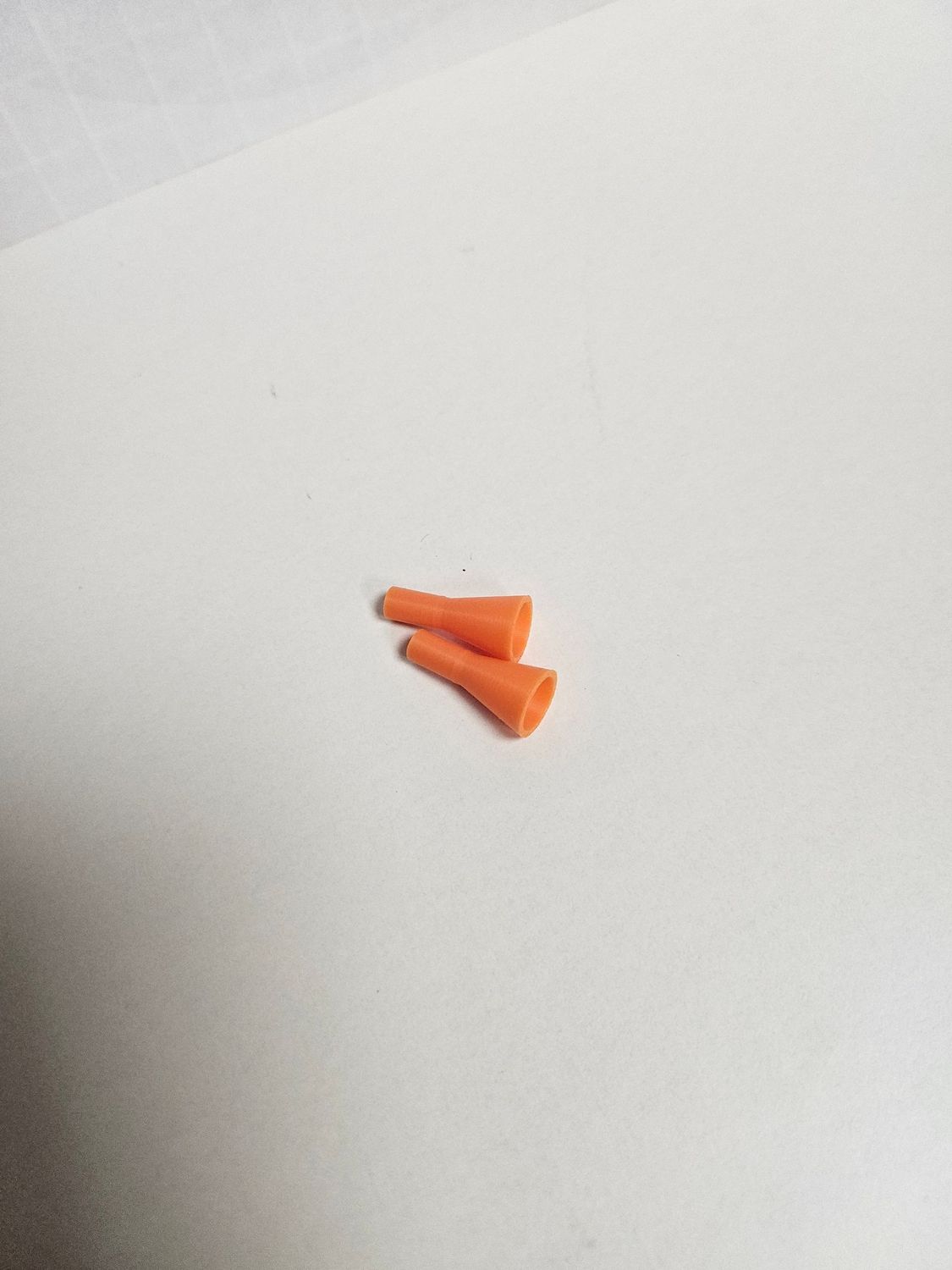 Konen 10mm für 2mm Schaft. Orange