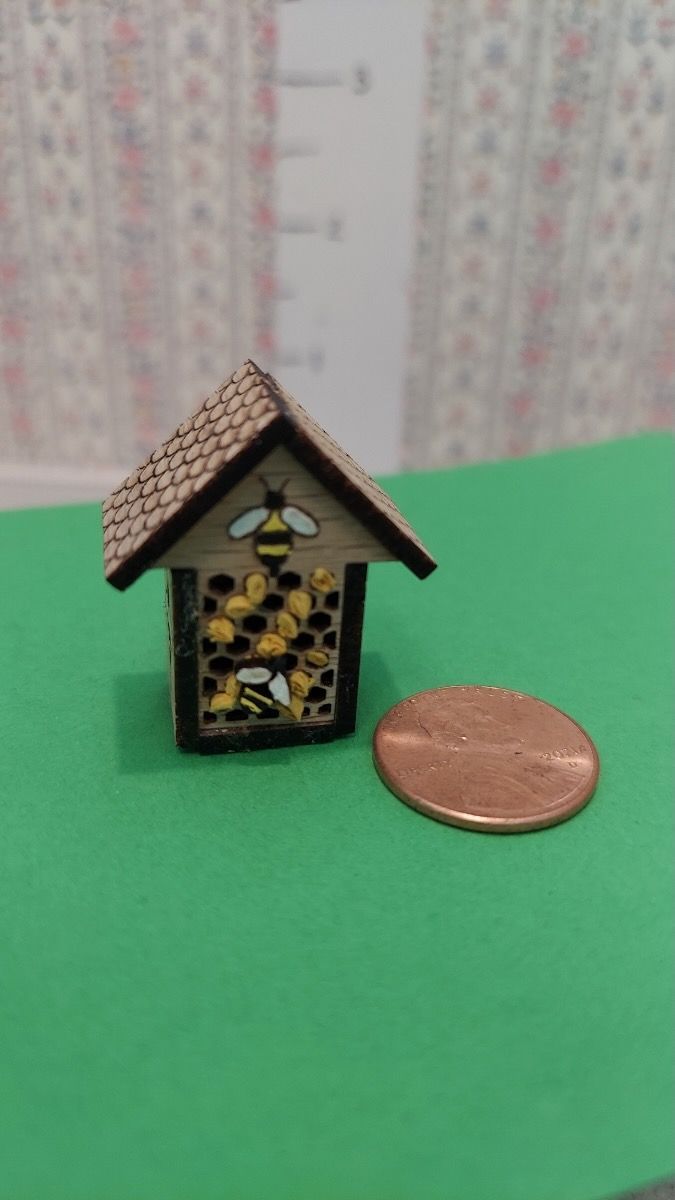 BEE HOUSE KIT 1:12