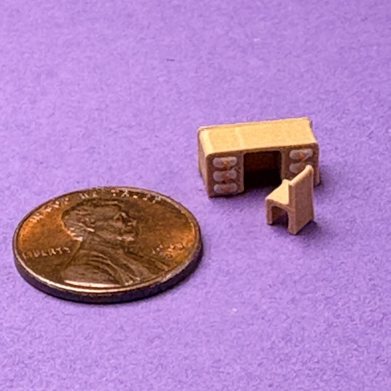 Desk and Chair 1:144